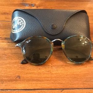 Round Tortoise Ray-Ban Sunglasses